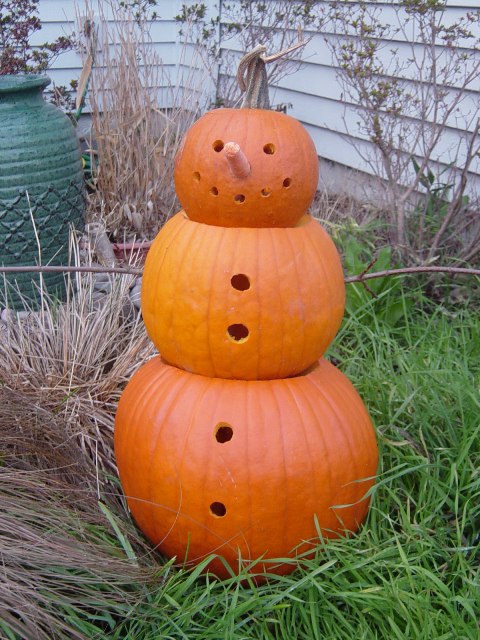 Pumpkin snowman